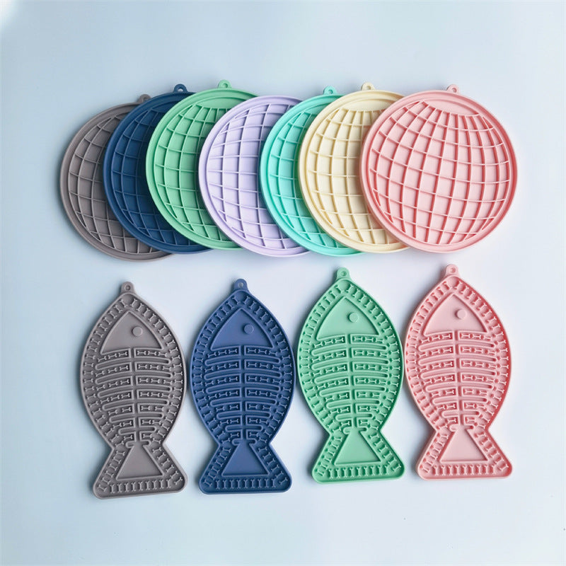 Fish-shaped Round Pet Silicone Snack Pad