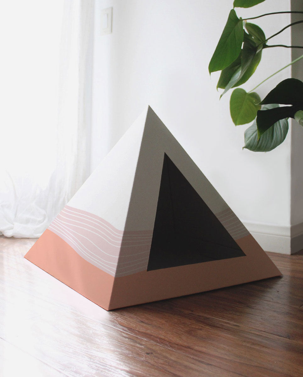 'Wavey' Cardboard Cat Pyramid